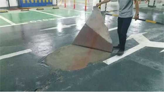 破損的環氧地面 混凝土硬化劑