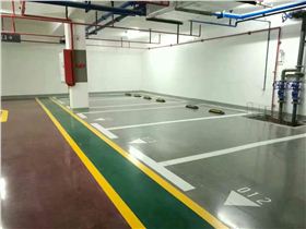 使用混凝土染色劑的地下停車場(chǎng) 使用混凝土染色劑的地下停車場(chǎng)