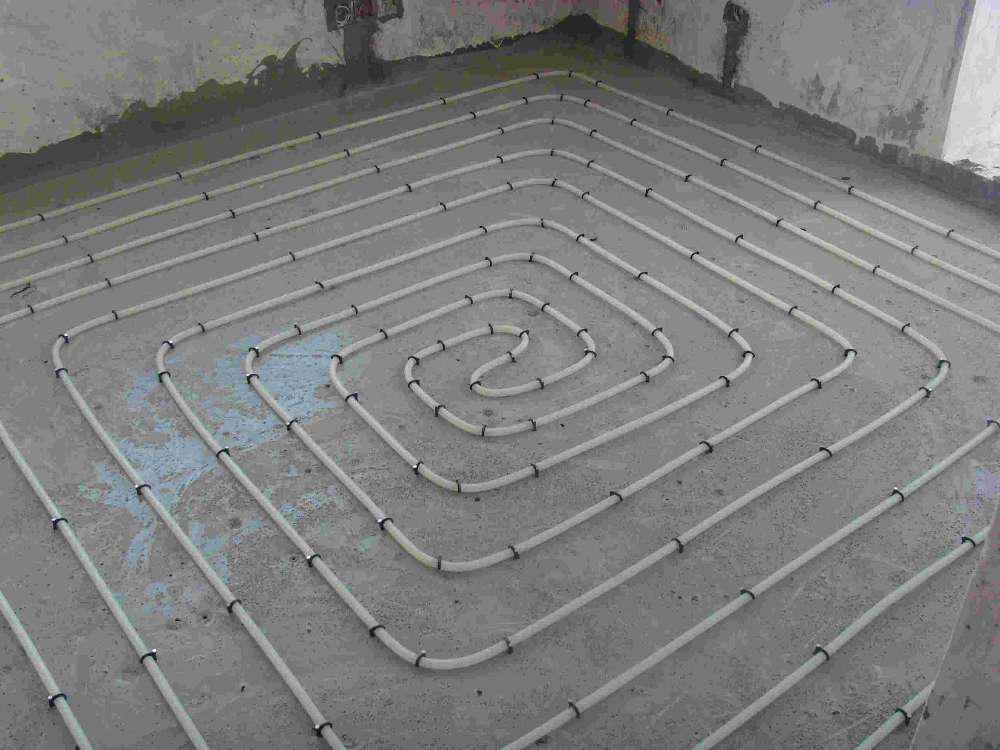 水泥地面硬化劑會(huì)腐蝕地暖嗎? 水泥地面硬化劑