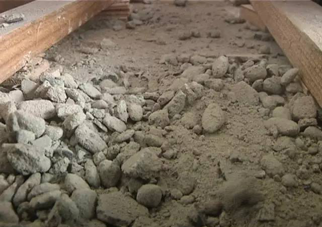 地面起砂嚴(yán)重 地面起砂嚴(yán)重