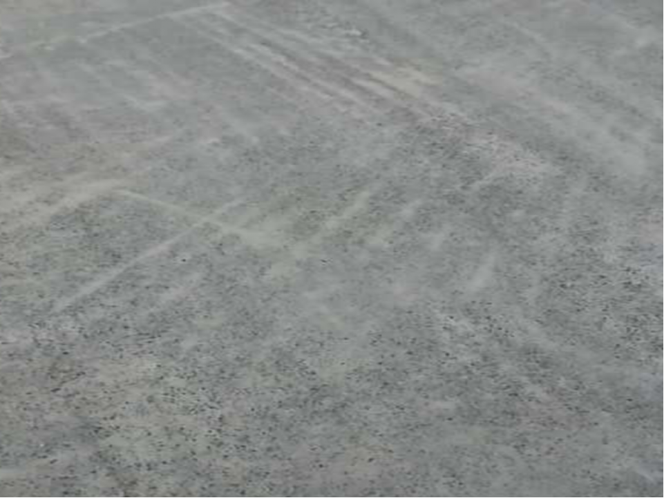 使用水泥地面硬化劑不正確打磨 使用水泥地面硬化劑不正確打磨