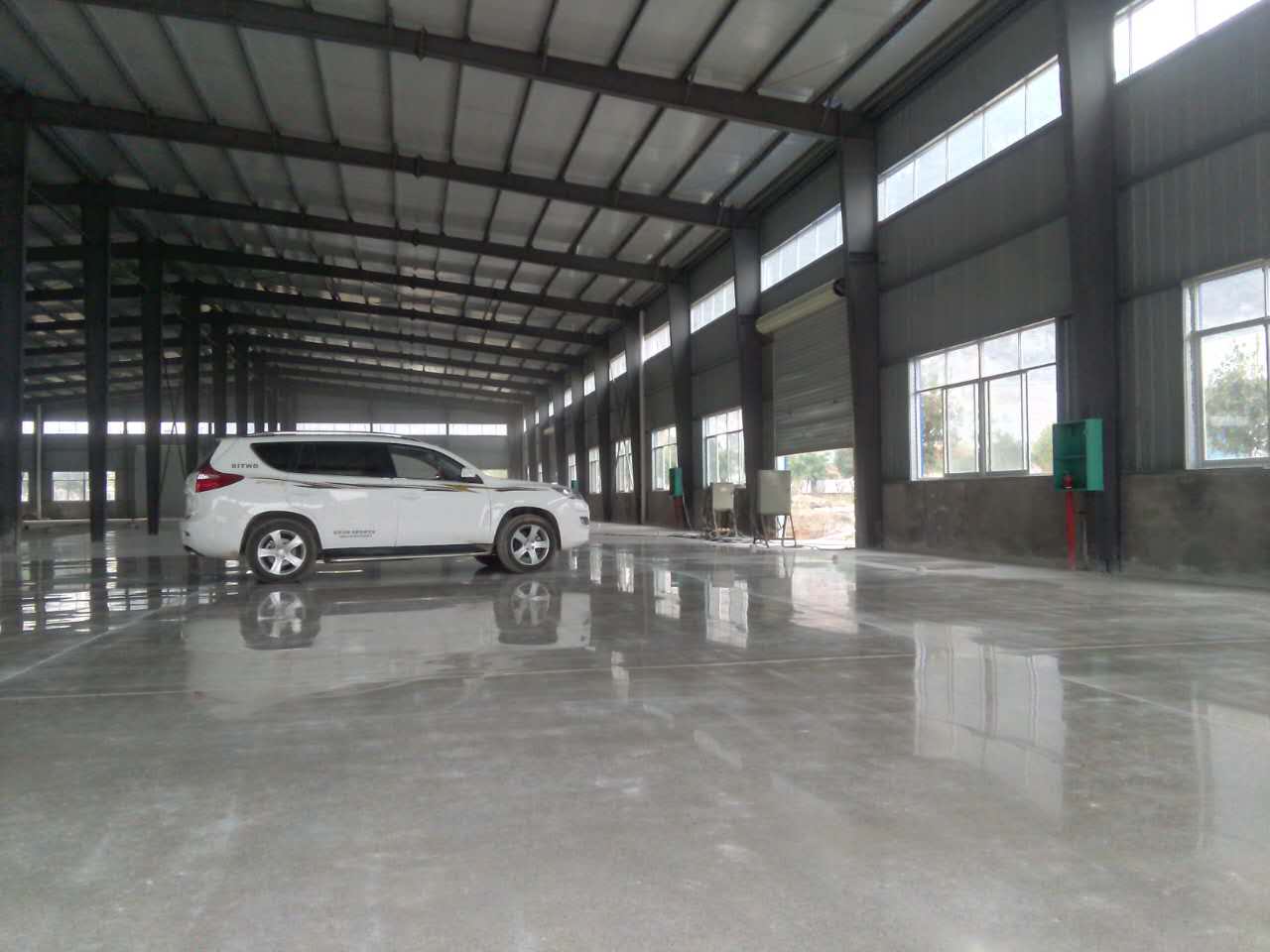 水泥地面硬化劑效果 水泥地面硬化劑效果