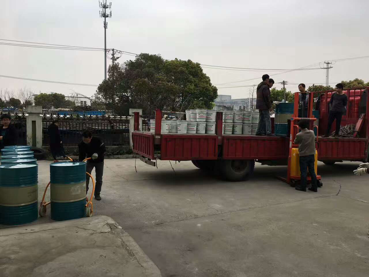 水泥地面硬化劑發(fā)貨圖片 水泥地面硬化劑發(fā)貨圖片