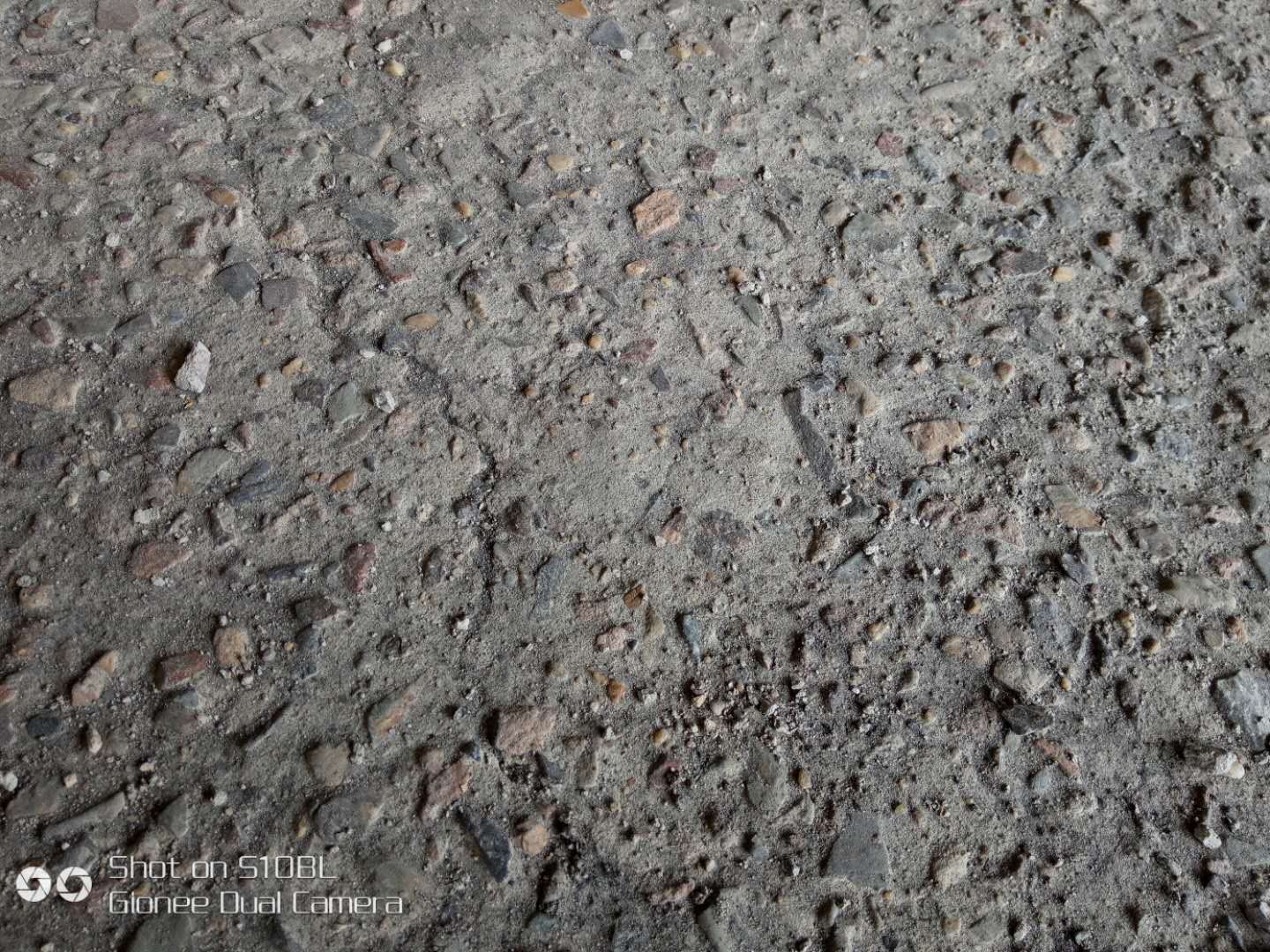 原地面起沙 原地面起沙