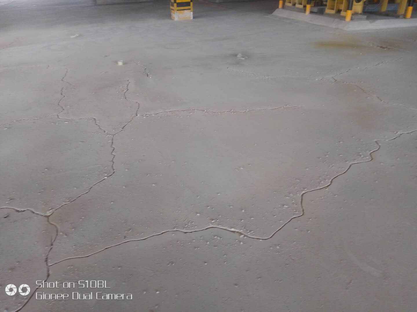 原地面開裂 原地面開裂